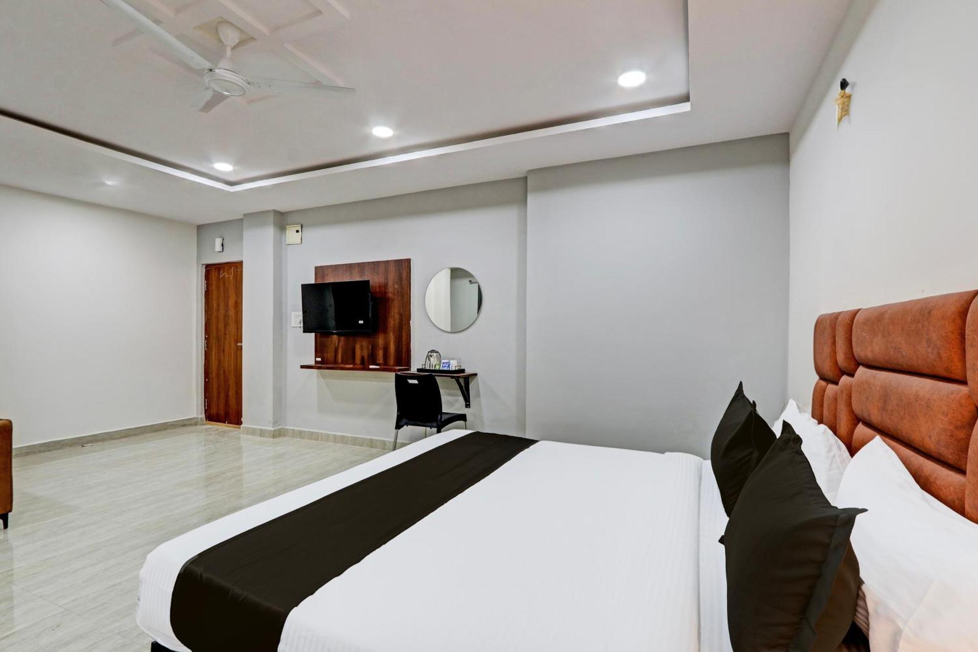 Super Hotel O Lavish Tranquil Hyderabad Exterior photo