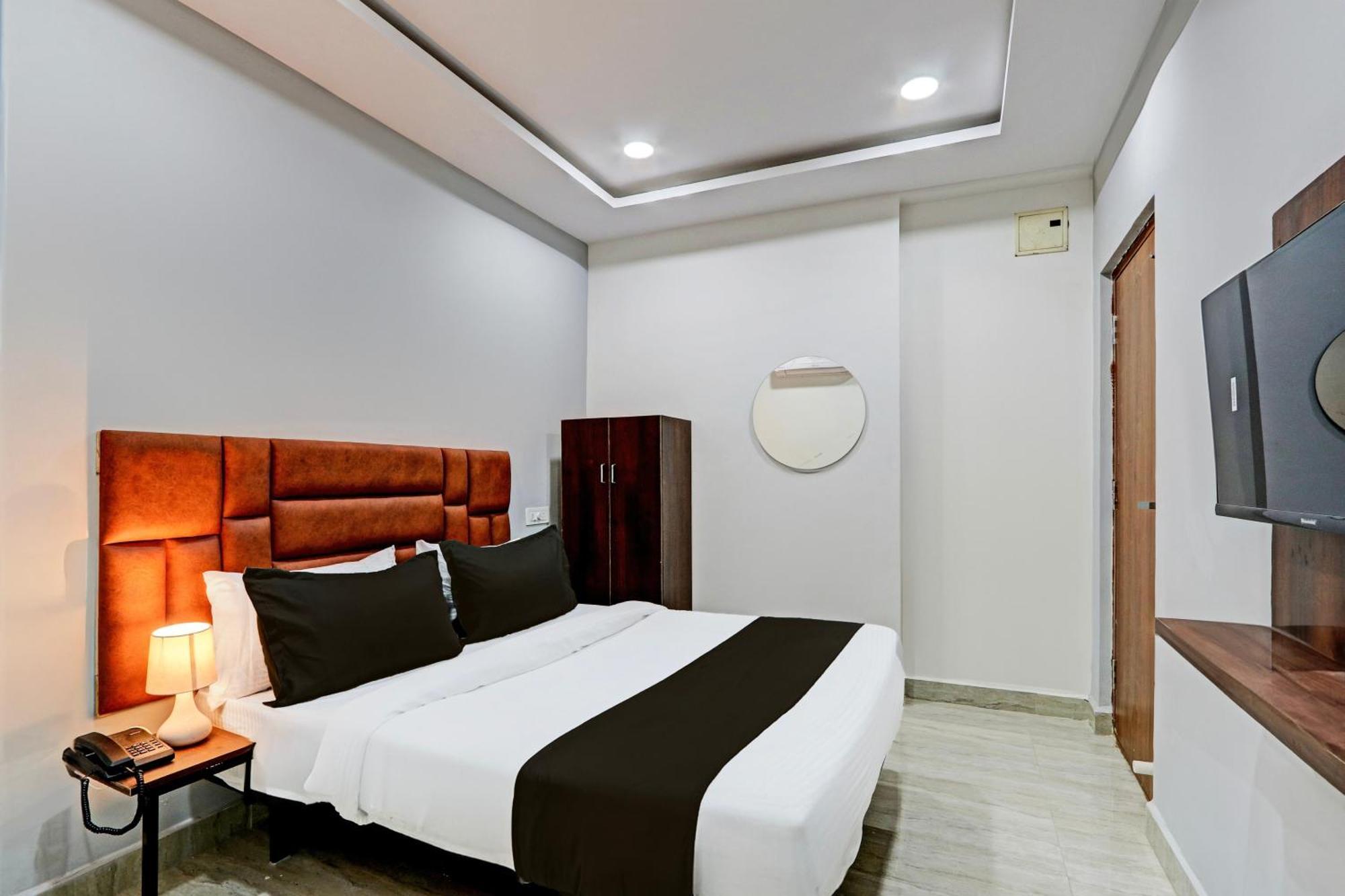 Super Hotel O Lavish Tranquil Hyderabad Exterior photo